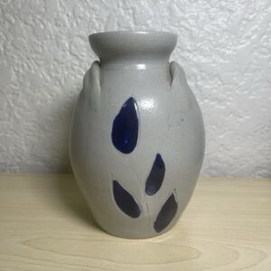 Williamsburg Virginia Pottery Vase